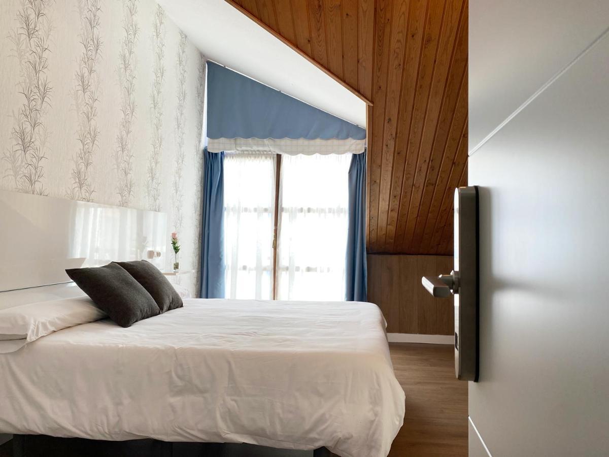 Hotel Avelina Onís Екстериор снимка
