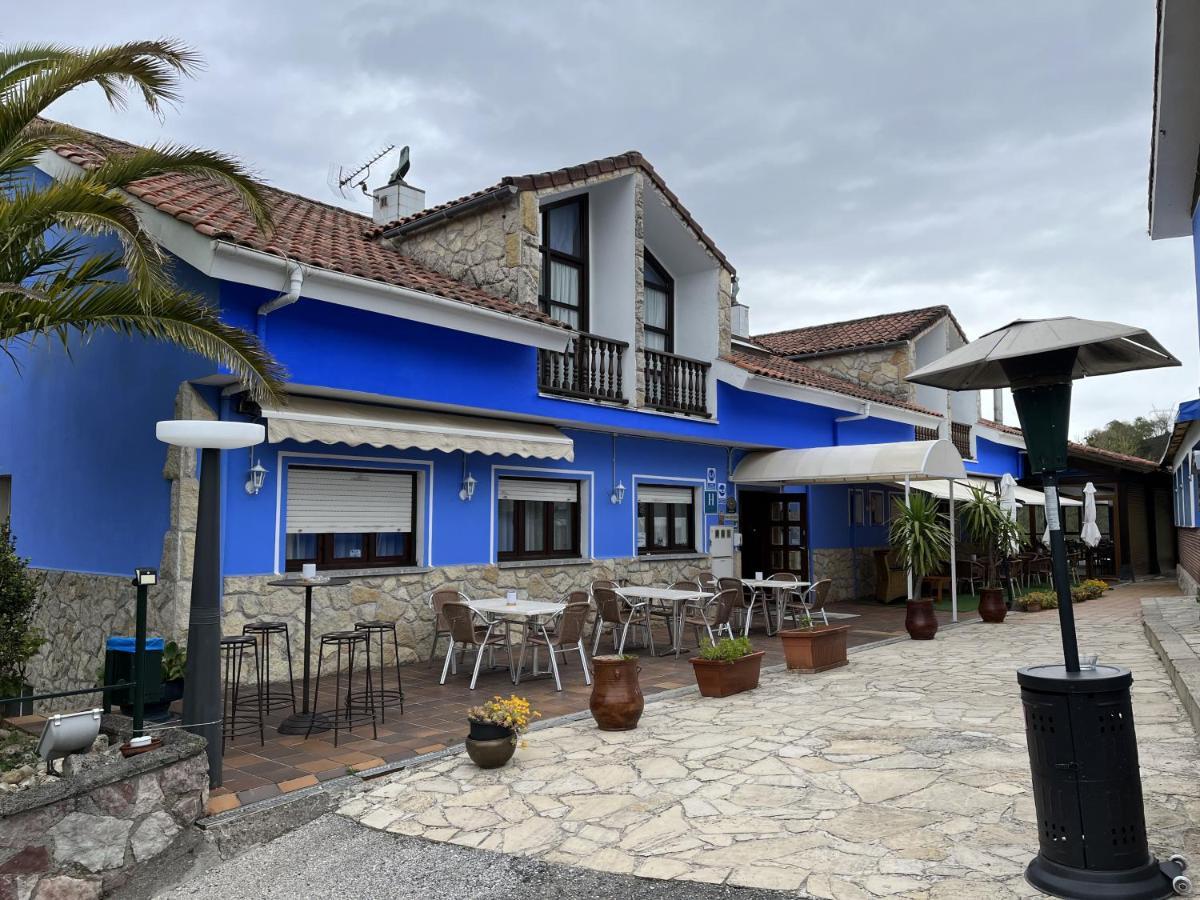 Hotel Avelina Onís Екстериор снимка