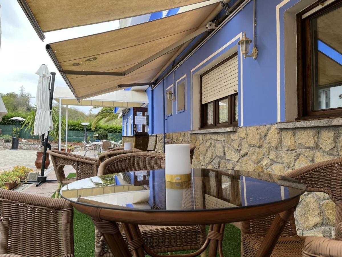 Hotel Avelina Onís Екстериор снимка