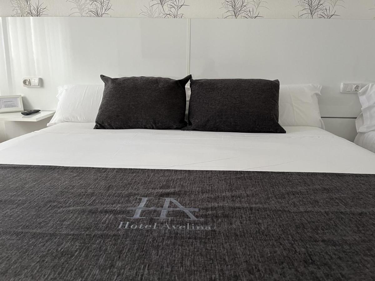 Hotel Avelina Onís Екстериор снимка