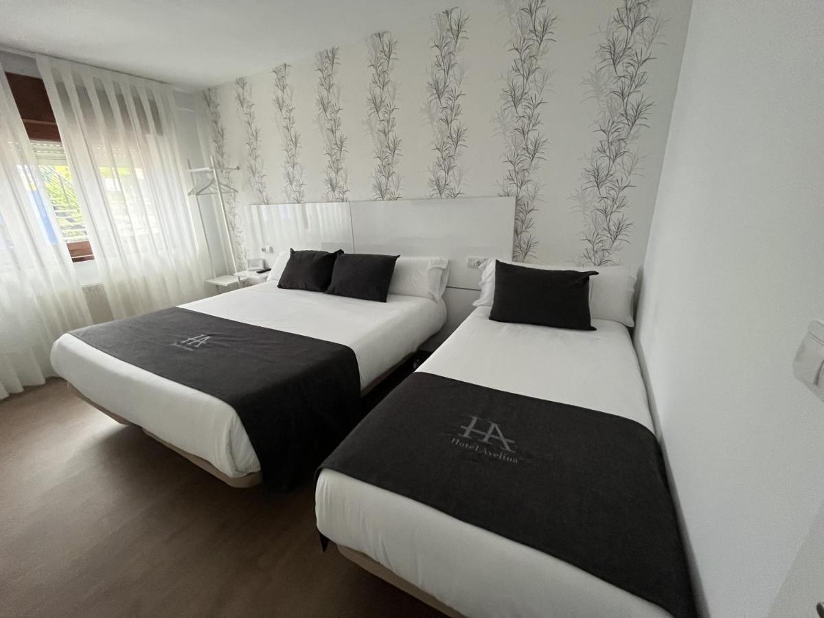 Hotel Avelina Onís Екстериор снимка