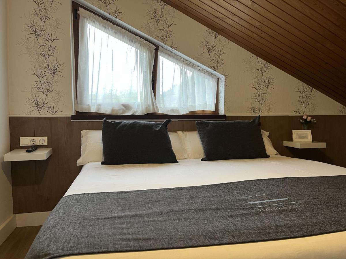 Hotel Avelina Onís Екстериор снимка