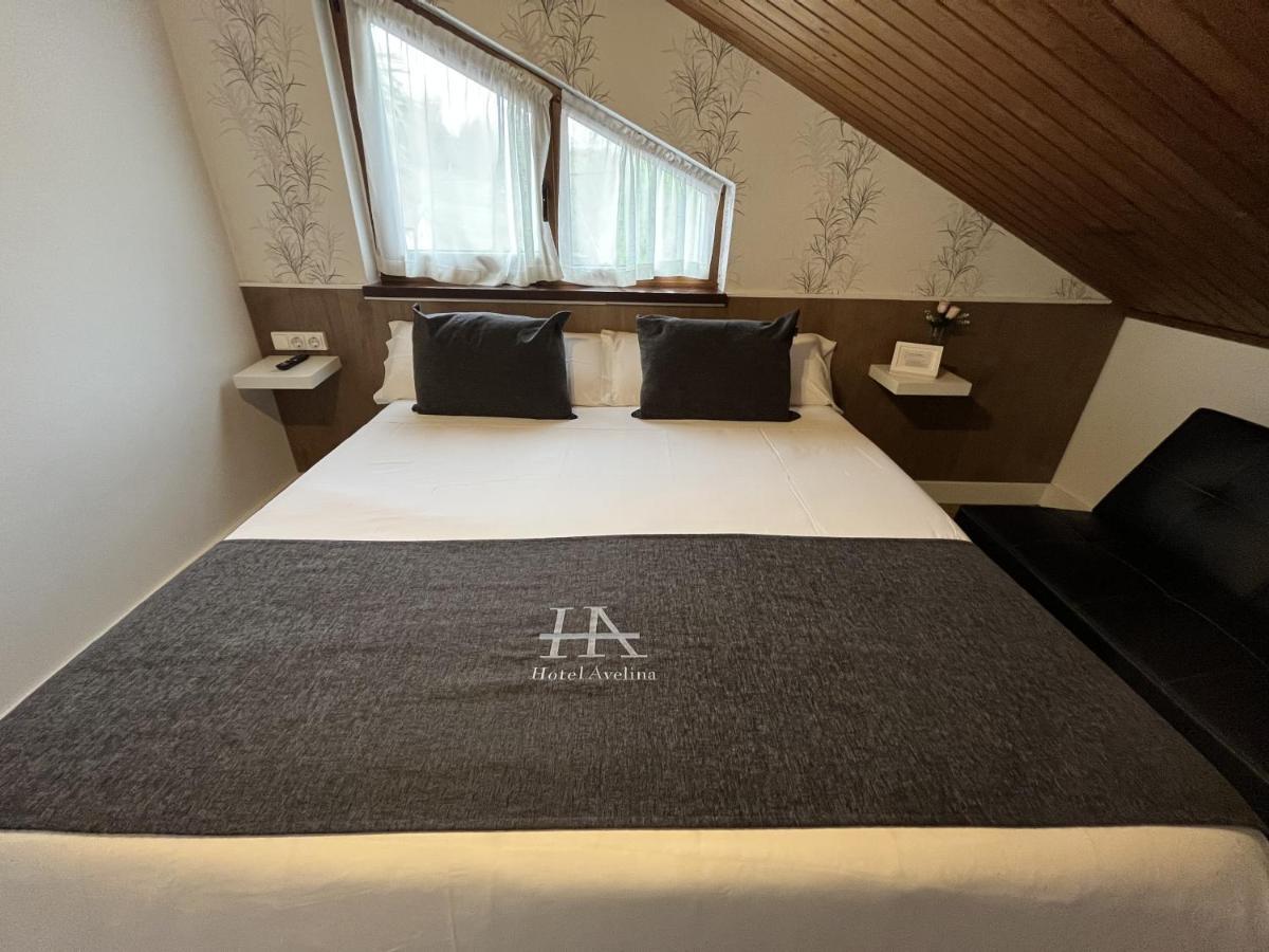 Hotel Avelina Onís Екстериор снимка