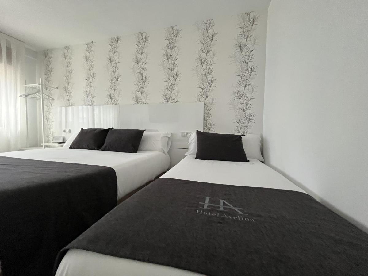 Hotel Avelina Onís Екстериор снимка
