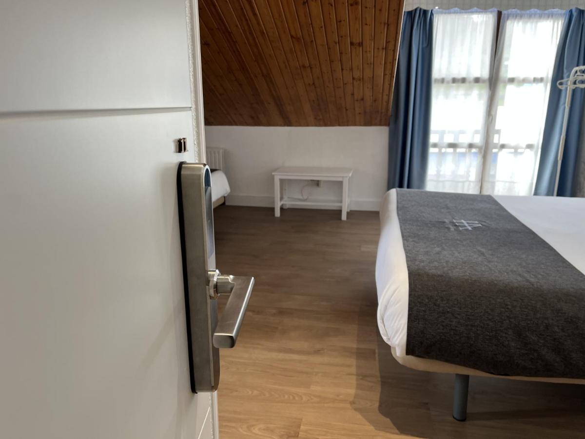 Hotel Avelina Onís Екстериор снимка